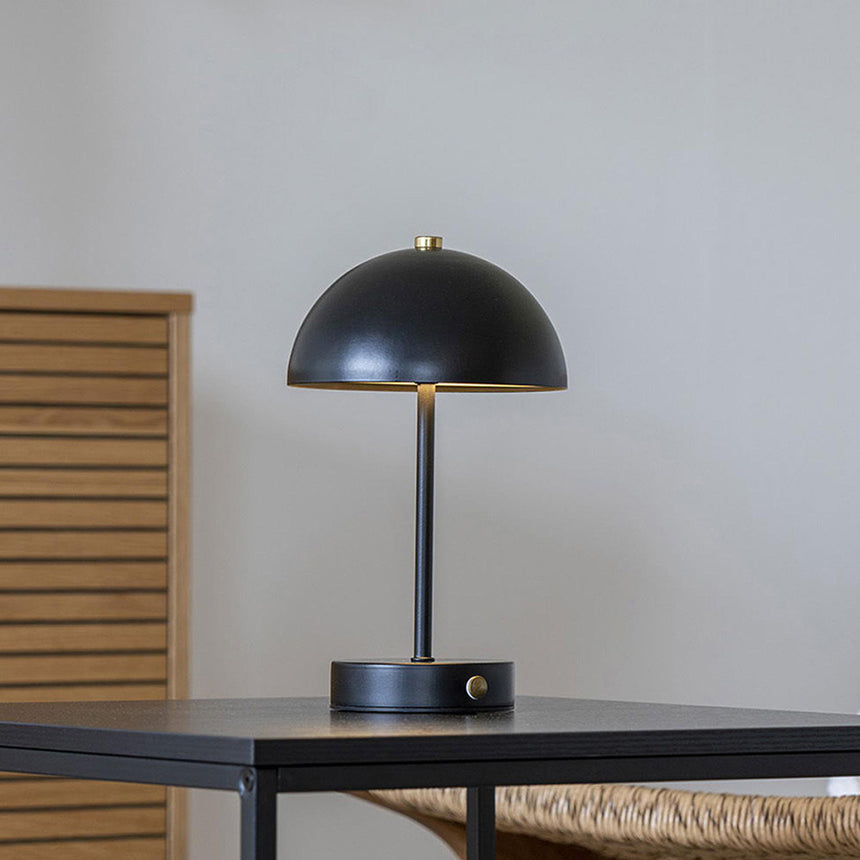 Holt Black Metal Table Lamp