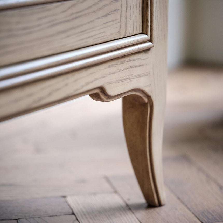 Willis and Gambier Toulon Oak Large 3 Door Sideboard - 152.8cm-4