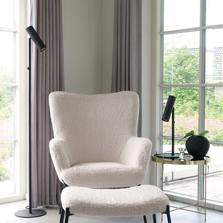 Yacolt Black Steel Floor Lamp-3