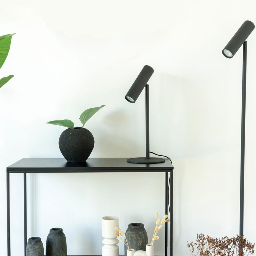 Yacolt Black Steel Table Lamp-4