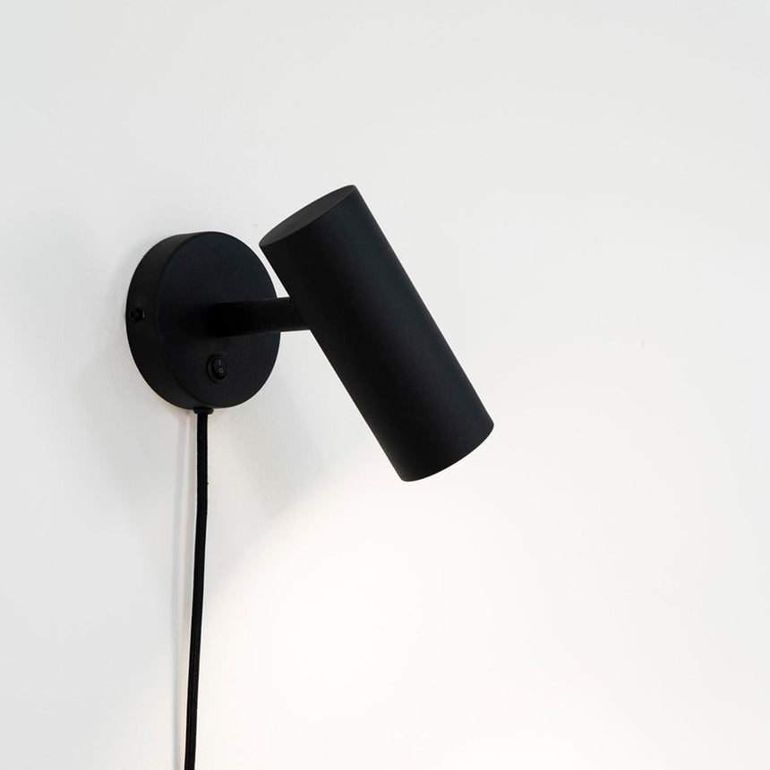 Yacolt Black Steel Wall Lamp-2