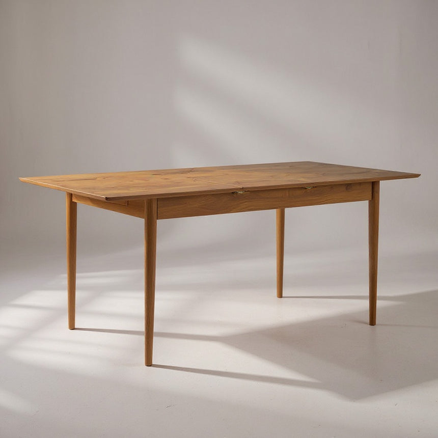 Kansas Cherry Wood Retro Style 4-6 Seater Extending Dining Table