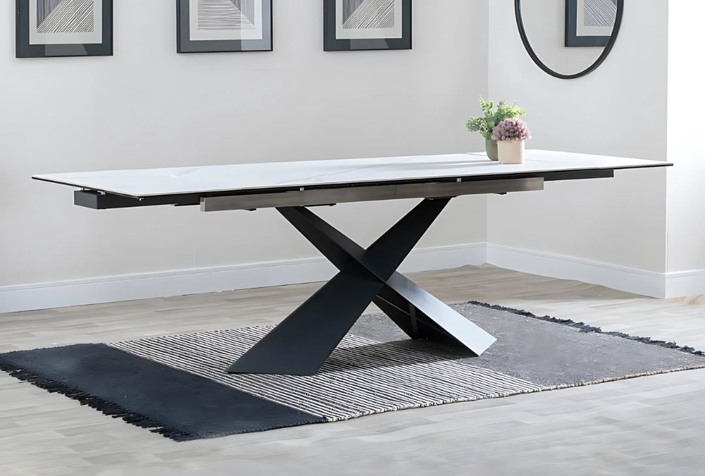 More Space for Everyone: Extending Dining Tables