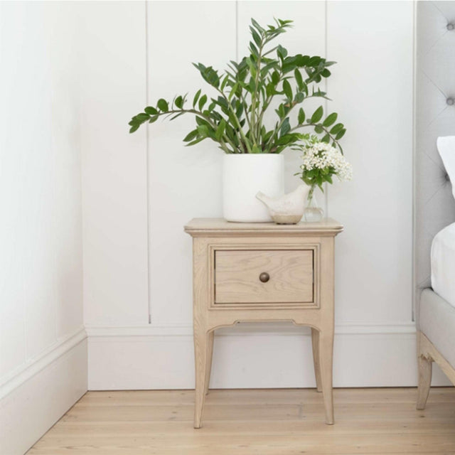Willis and Gambier Toulon Oak 1 Drawer Bedside Table