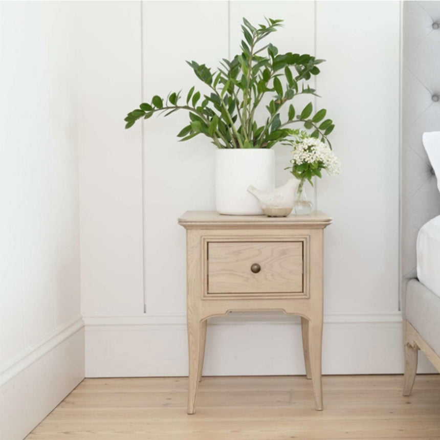 Willis and Gambier Toulon Oak 1 Drawer Bedside Table