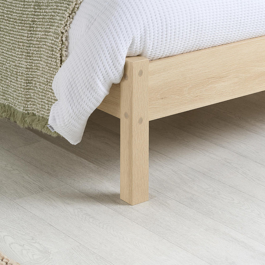 Herringford Oak Bed - Sizes Available-4